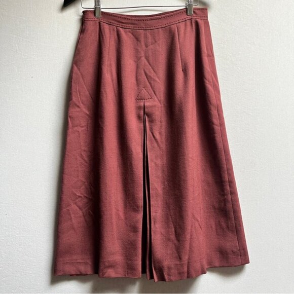 Chic Rust Midi Skirt with Flowy Silhouette - Picture 2 of 8